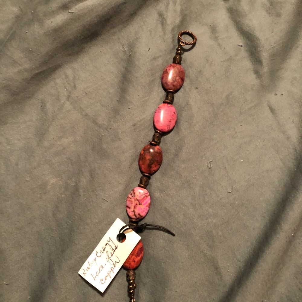 Ruby colored bracelet - Picture 2 of 4